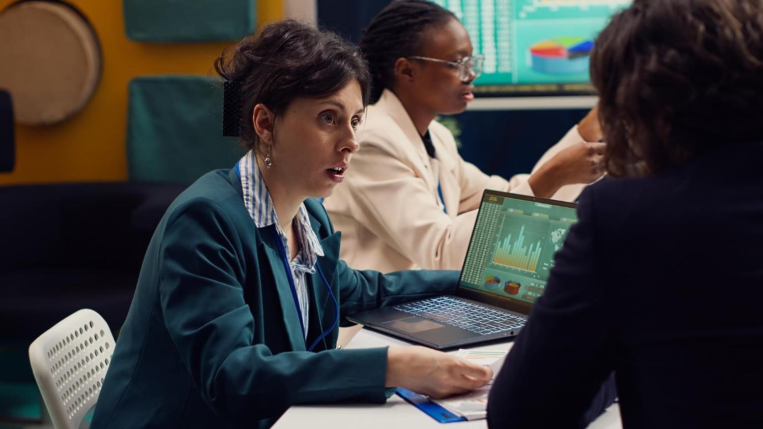 Decoding Market Sentiment: Essential Insights for Traders